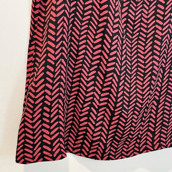 LOFT Geometric Print Lightweight Blouse Red Black Size Small EUC - Picture 4 of 15
